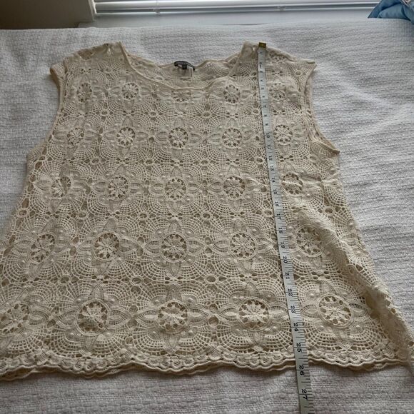 XL Vince Camuto Cream Lace Top - Picture 7 of 8